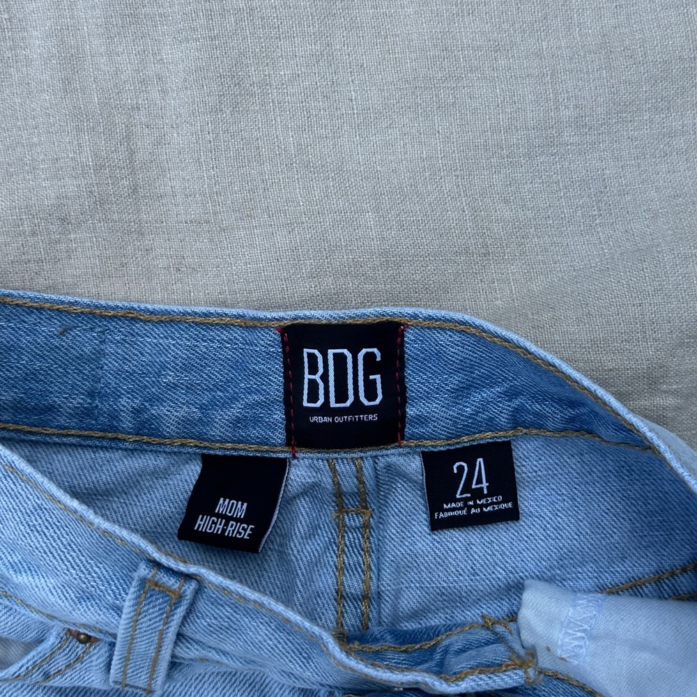 Urban Outfitters BDG Light Wash Denim Jean High Rise Short Shorts Size 24 - Picture 9 of 13